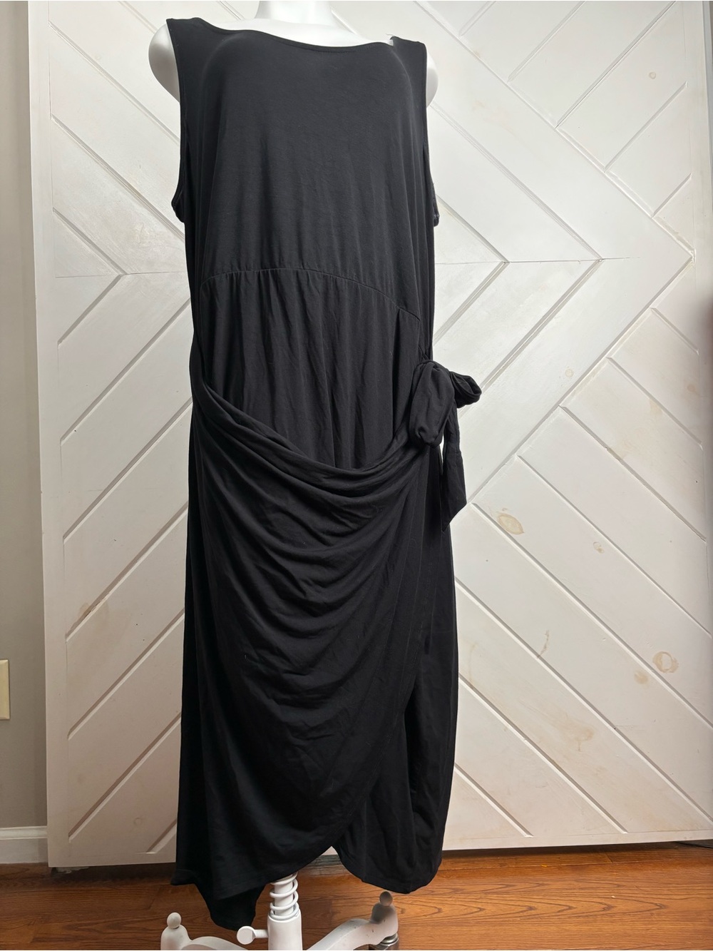 Ava & Viv Black Sleeveless Tie-Waist Midi Dress